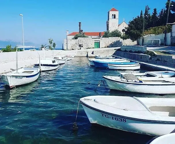 Cosy Corner Апартаменты Трогир