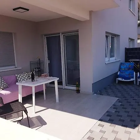 Cosy Corner * טרוגיר