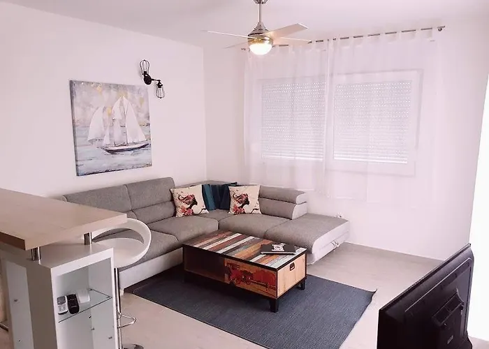 Cosy Corner * טרוגיר