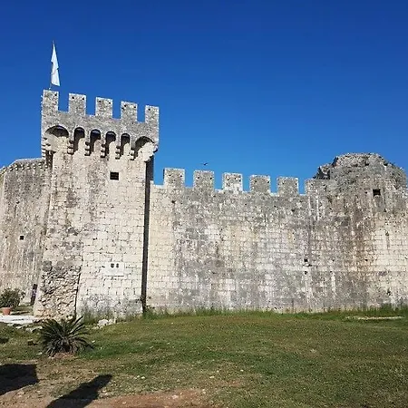 Cosy Corner Apartment Trogir