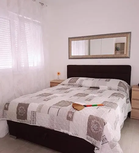 Cosy Corner Apartment